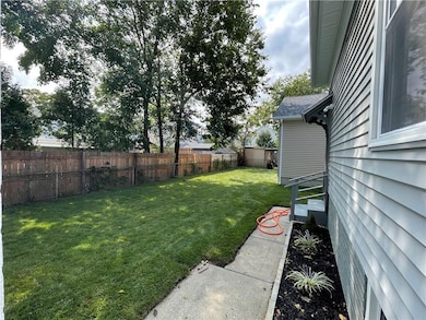 23 Stansbury St, Providence, RI 02908 - photo 4