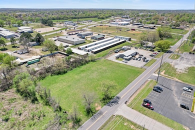 1110 N 3rd St, Grove, OK 74344 - photo 6