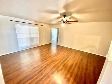 1307 Twin Falls Rd, Houston, TX 77088 - photo 4