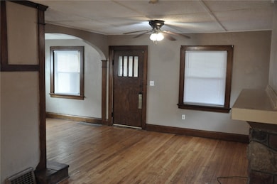 1411 1st St SW, Cedar Rapids, IA 52404 - photo 3