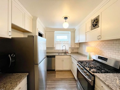 2230 Hawthorne Rd, Grosse Pointe Woods, MI 48236 - photo 4