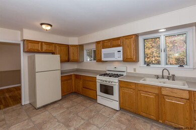 9 Birchtree Ln, Ballston Spa, NY 12020 - photo 7