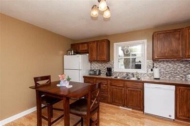 Eat In Kitchen