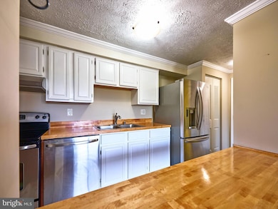 19621 Gunners Branch Rd unit 821, Germantown, MD 20876 - photo 6