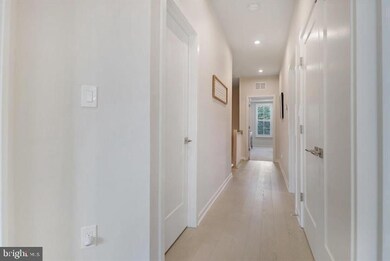 7599 Sawyer Farm Way unit 909, McLean, VA 22102 - photo 4