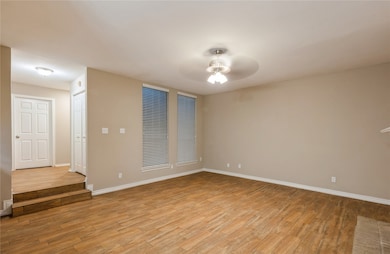 5750 Phoenix Dr unit 27, Dallas, TX 75231 - photo 3