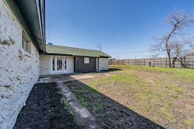 8205 Jerrie jo Dr, North Richland Hills, TX 76180 - photo 5