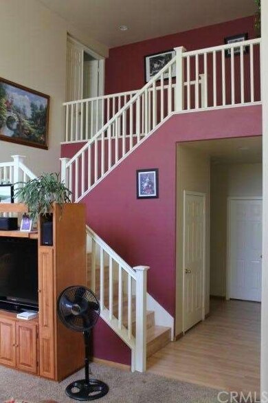 Stairwell with nice pergo flooring