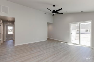 2128 N 7th St E, Mountain Home, ID 83647 - photo 6