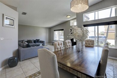 10745 SW 17th Place, Davie, FL 33324 - photo 6