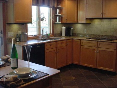 54 Glen View Dr, Cranston, RI 02920 - photo 6