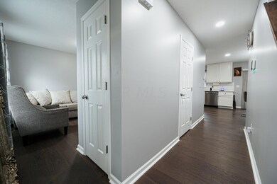 5-web-or-mls-2406 Strimple Ave 005
