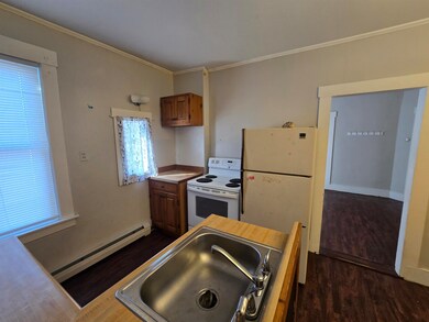 9 Academy Ln unit 2, Walpole, NH 03608 - photo 3