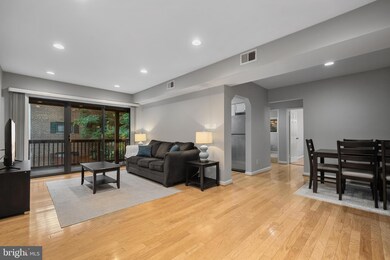 2702 Dartmouth Rd unit 3, Alexandria, VA 22314 - photo 3