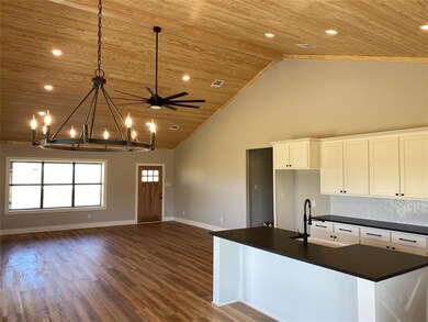 805 Meadow Bend Cir, Stephenville, TX 76401 - photo 5