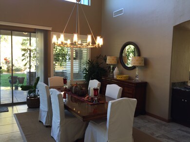 FORMAL DINING AREA