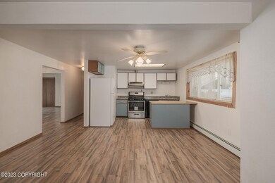 005 _ 2023.01.18 . 624 N Pine St