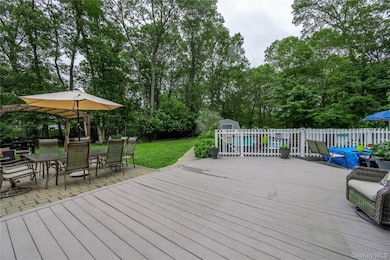 21 Locust Ave S, Medford, NY 11763 - photo 6