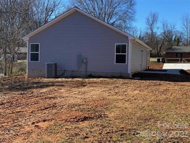 915 Adams St, Statesville, NC 28677 - photo 5