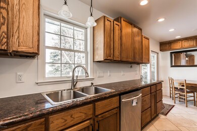 2622 Crescent Dr, Grand Forks, ND 58201 - photo 7