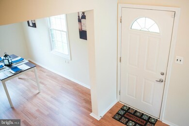 2917 Williamsburg Ct, Woodbridge, VA 22191 - photo 2