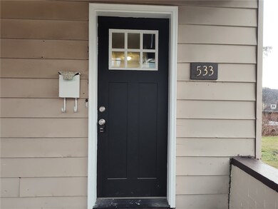 533 3rd St, Pitcairn, PA 15140 - photo 4