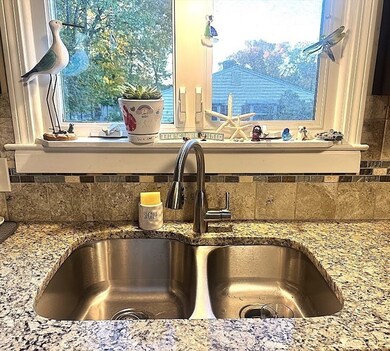 64 Plumtree Cir, Springfield, MA 01118 - photo 5