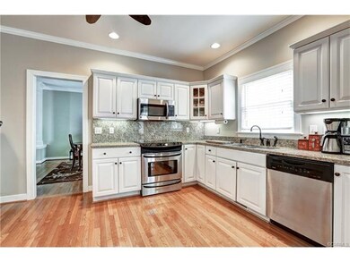 Granite countertops, backsplash and stainless appl