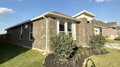 10844 Black Onyx Dr, Crowley, TX 76036 - photo 3