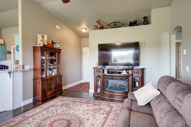 5177 Tomahawk Dr-15