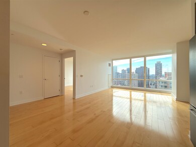 Crystal Point unit C2607, Jersey City, NJ 07302 - photo 4