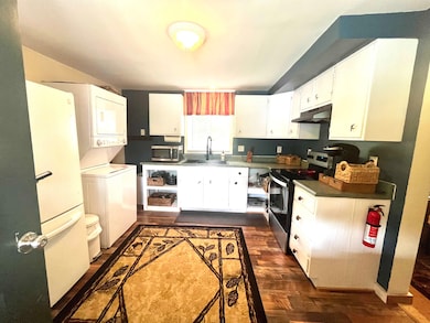 92 River St, Montgomery, VT 05470 - photo 4