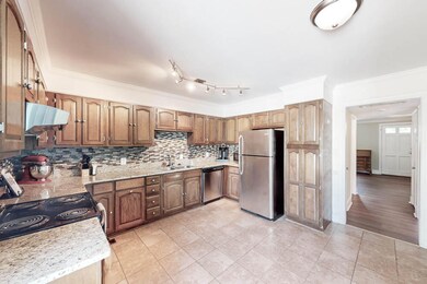 Lots Cabinet Space!
