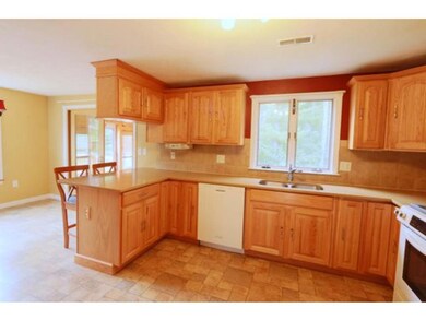 2 Shenandoah Ave, Londonderry, NH 03053 - photo 4