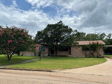 271 Linda Dr, Fredericksburg, TX 78624 - photo 2