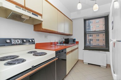 44 Strawberry Hill Ave unit 1H, Stamford, CT 06902 - photo 7