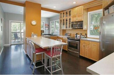 175 Winthrop Rd unit 2, Brookline, MA 02445 - photo 2