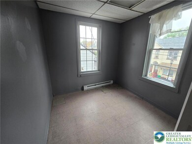 348 N 6th St unit 4R, Allentown, PA 18102 - photo 6