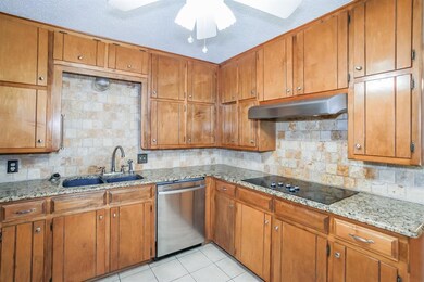 6513 Paula Ct, North Richland Hills, TX 76182 - photo 6