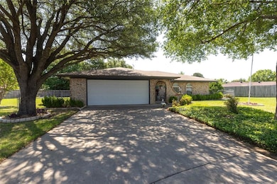 8608 Rockdale Ct, North Richland Hills, TX 76182 - photo 2