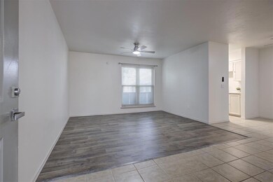 818 Cardinal Creek Blvd unit D, Norman, OK 73072 - photo 3