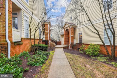 1330 Garden Wall Cir unit 402, Reston, VA 20194 - photo 3