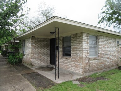 7516 Lockwood Dr, Houston, TX 77016 - photo 2