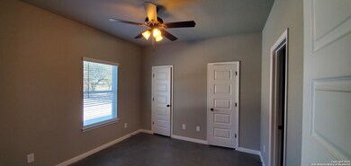 901 E Seideman St, Seguin, TX 78155 - photo 6