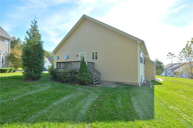 52 Berm Dr unit 52, Cumberland, RI 02864 - photo 6