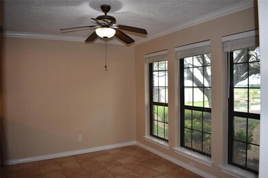 Eat In kitchen Breakfast area