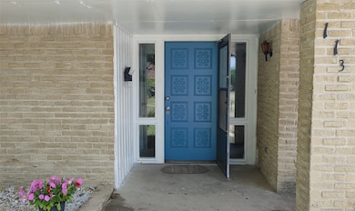 113 Harper Ct, Grand Prairie, TX 75051 - photo 2