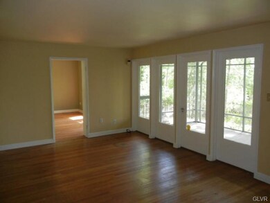 810 W Fairfield Ave, Easton, PA 18040 - photo 3