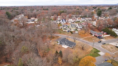 401 Grayson Dr, Springfield, MA 01119 - photo 3