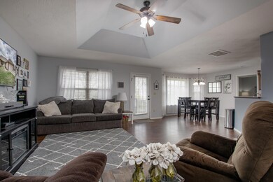 1462 Tomahawk Ave-12